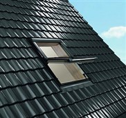 ROTO Střešní okno Designo trojsklo STANDARD R49 rozměr 65/140 K200, zateplovací blok